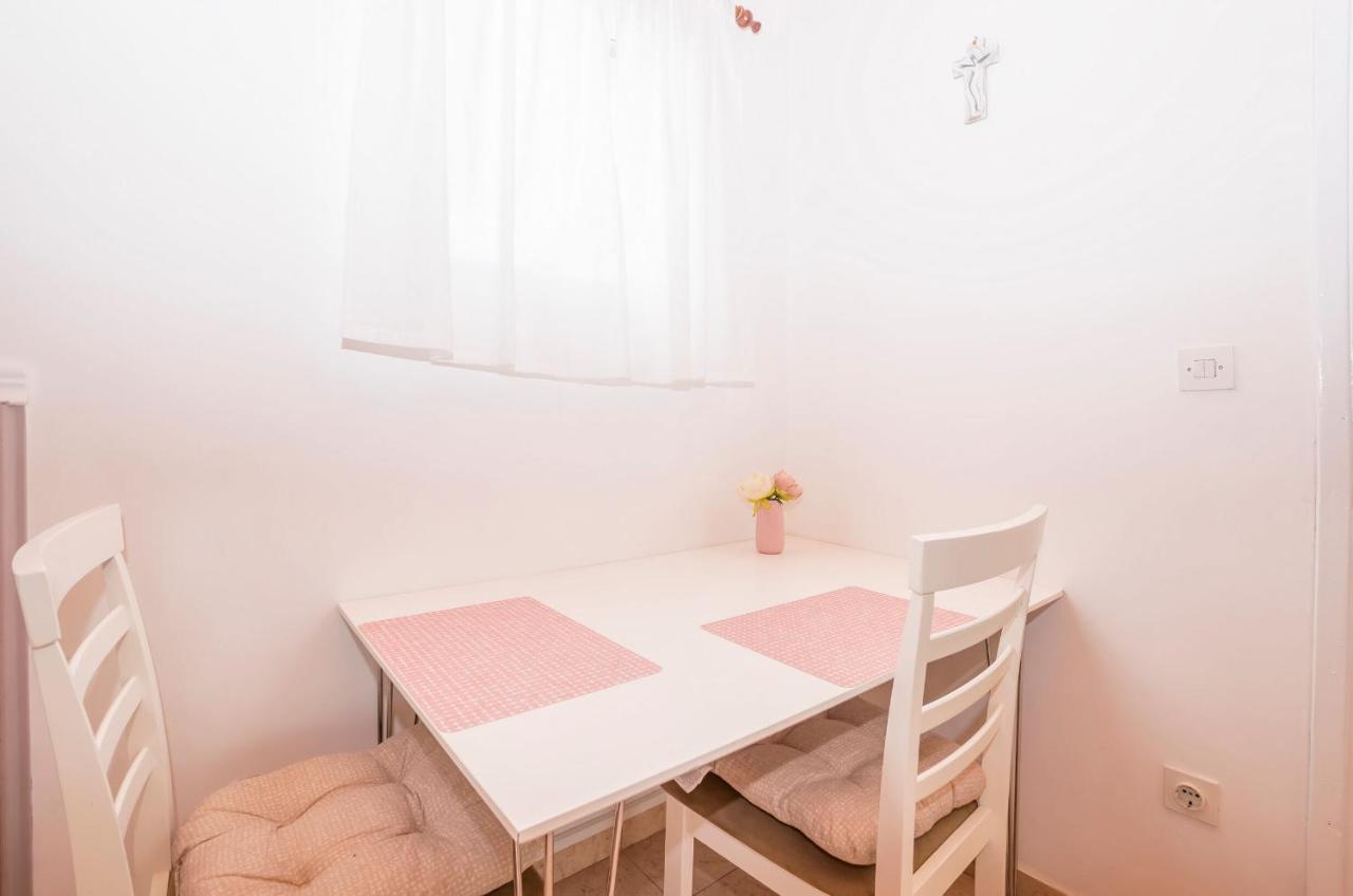 Apartments And Room Zinka โวดีเซ ภายนอก รูปภาพ